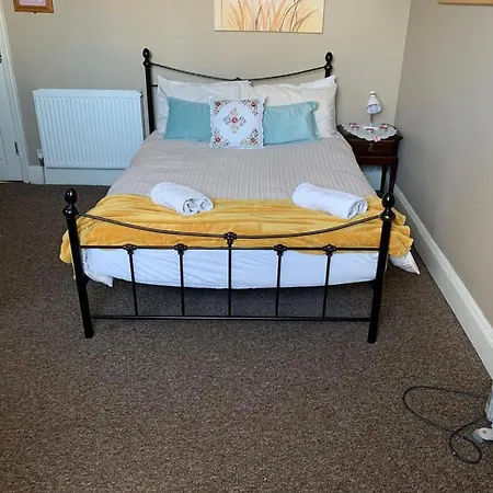 44 Wigginton Road * York