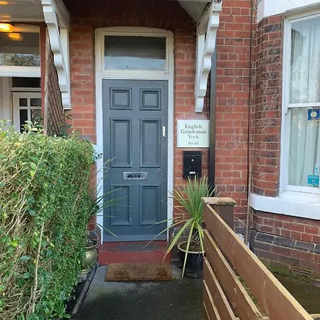 44 Wigginton Road